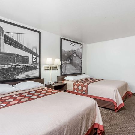 Super 8 By Wyndham Prince Frederick Exterior photo