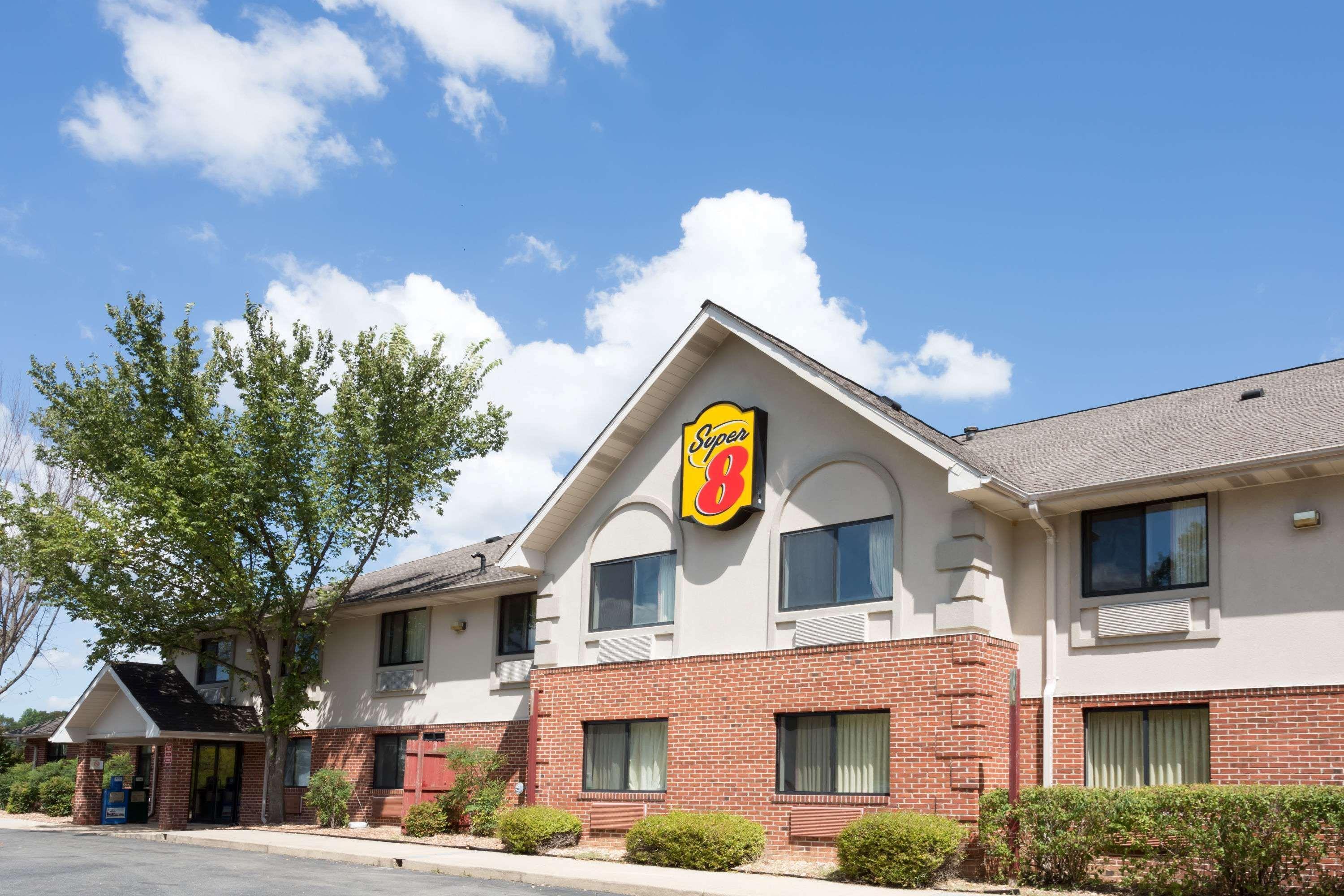 Super 8 By Wyndham Prince Frederick Exterior photo